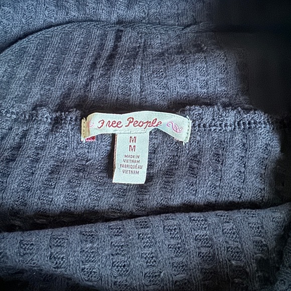 Free People Top Women's M Black Waffle Knit Cowl Neck Oversized Pullover - Picture 7 of 10